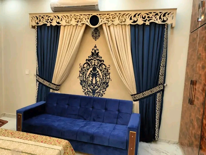 Grand Royal Wooden Box